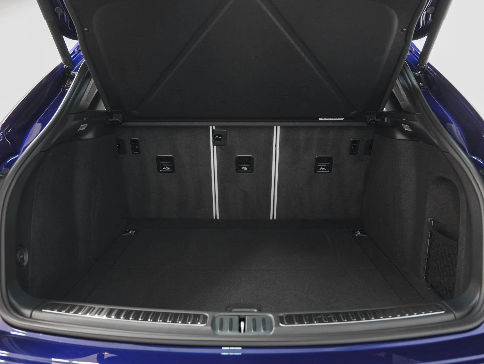 2026 Porsche Macan (95B), 18/20