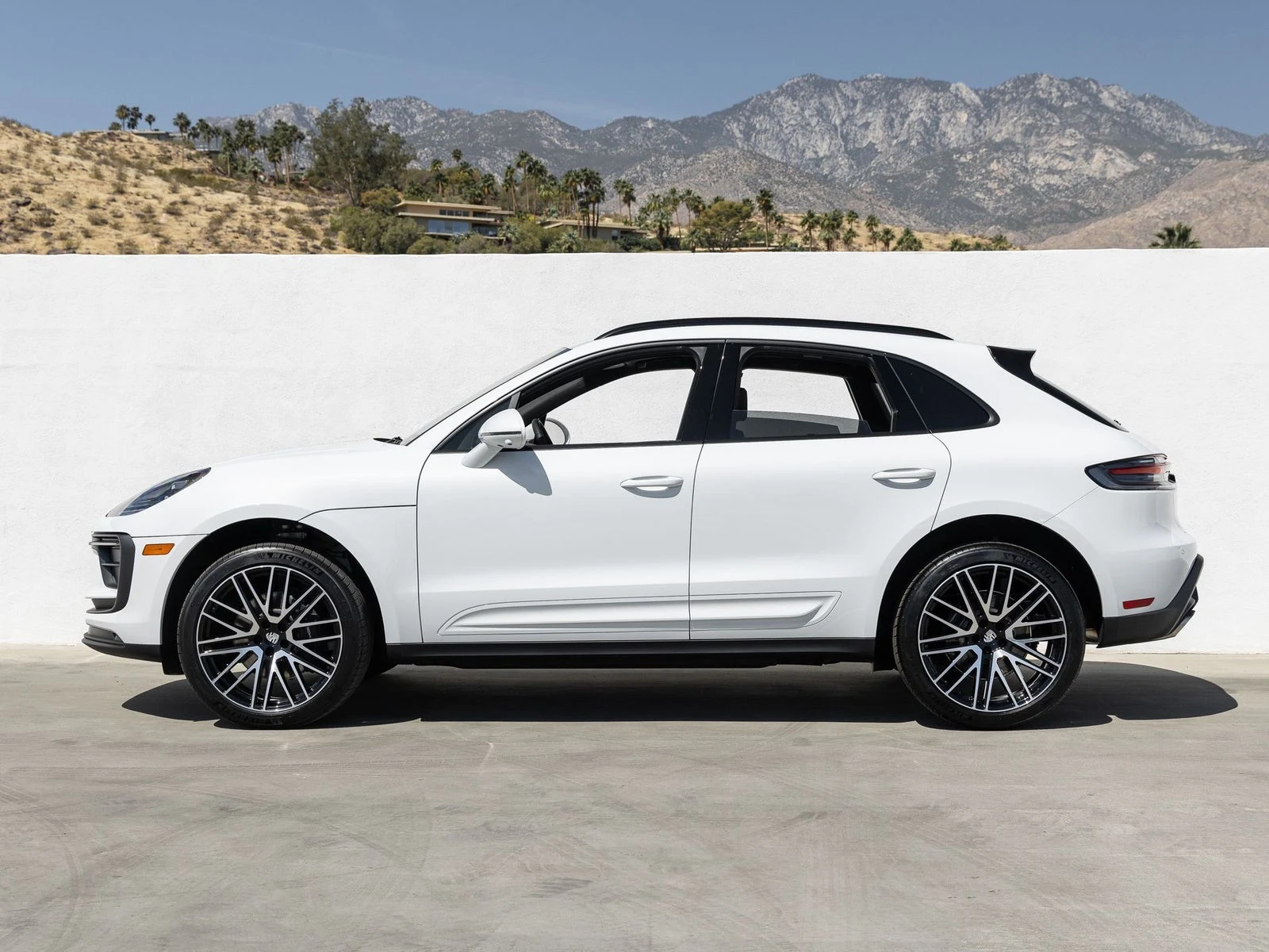2026 Porsche Macan (95B), 2/20