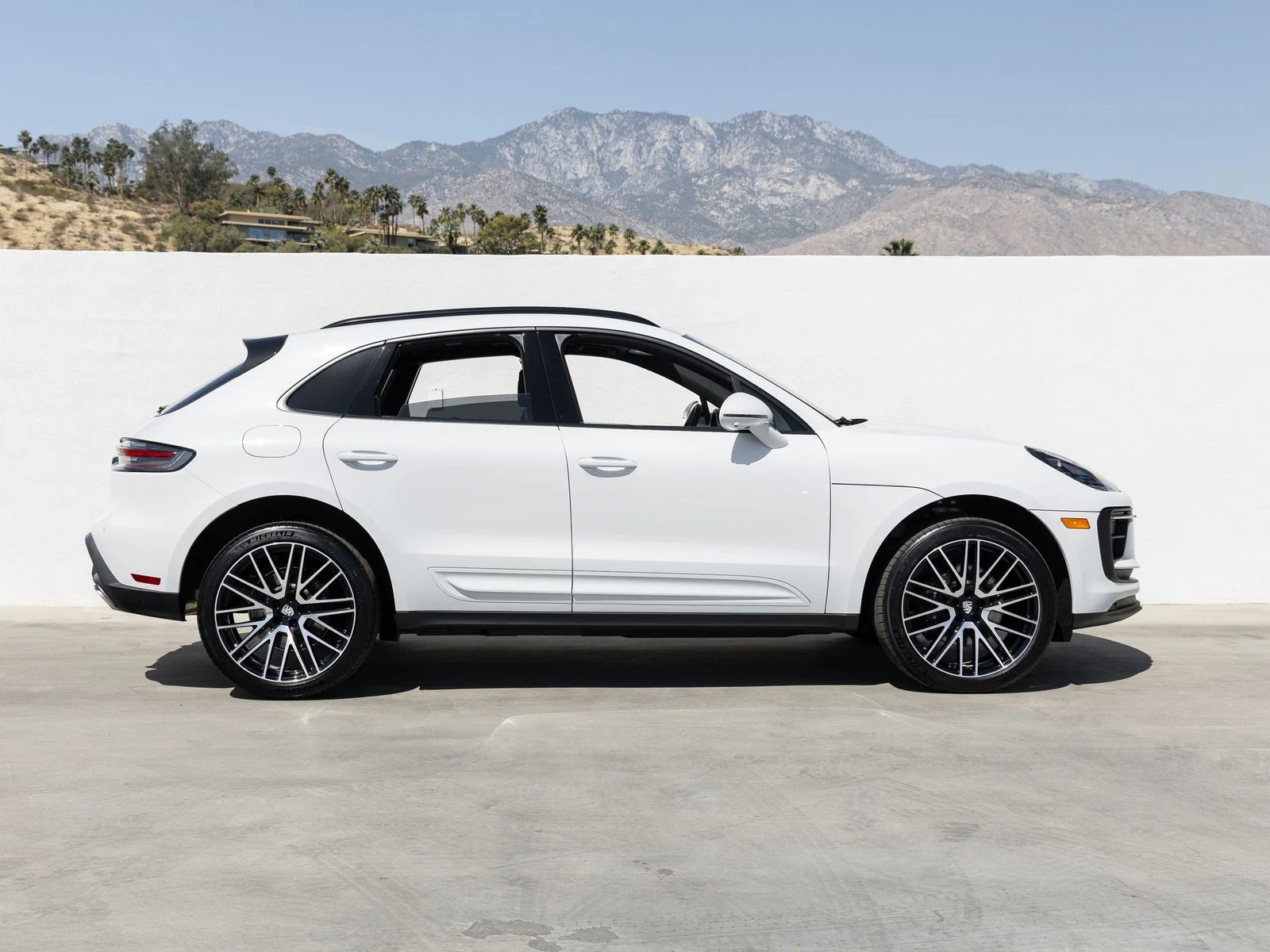 2026 Porsche Macan (95B), 8/20