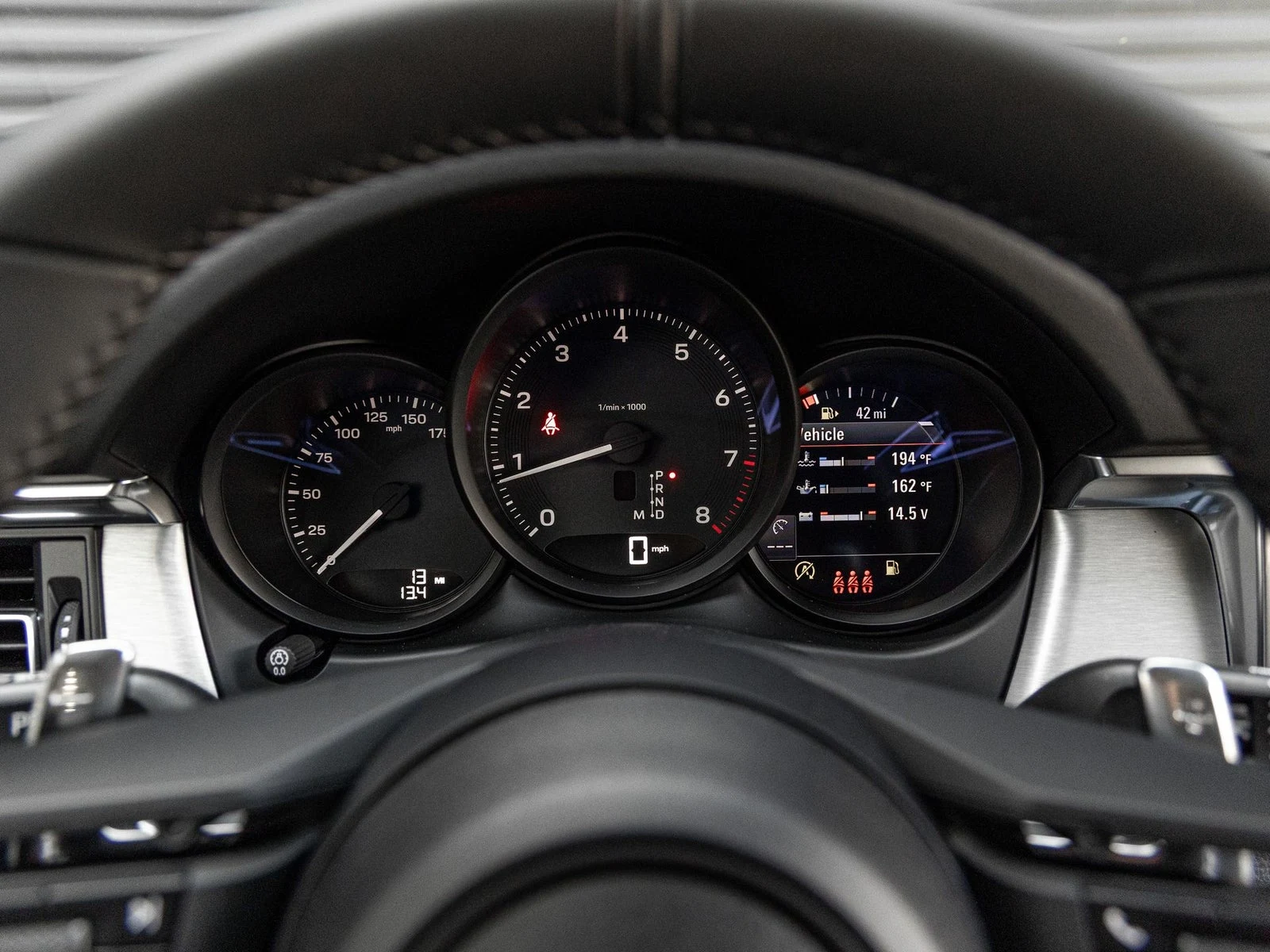 2026 Porsche Macan (95B), 18/20