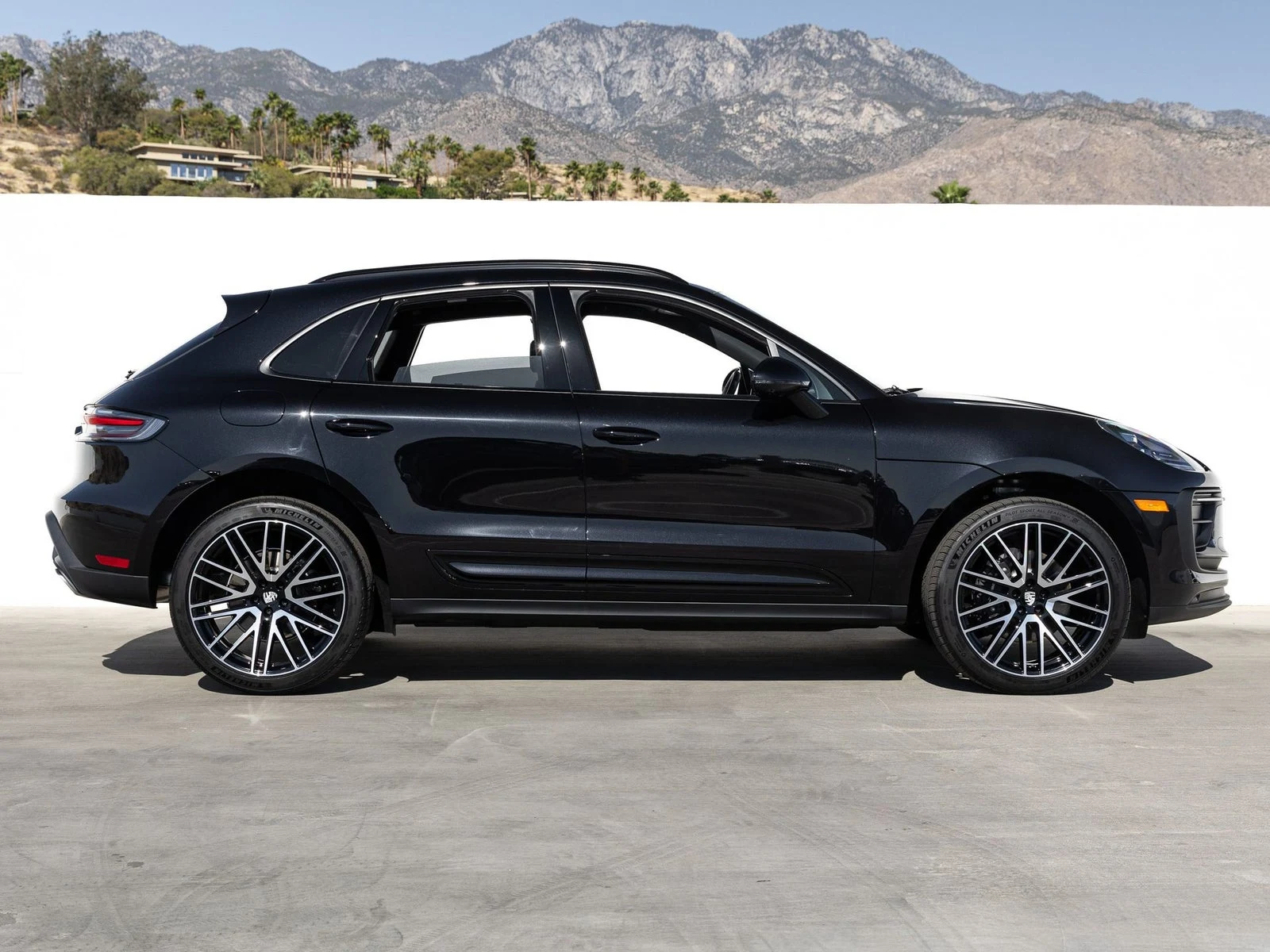 2026 Porsche Macan (95B), 8/20