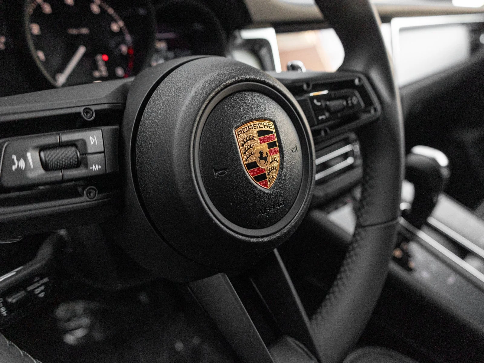 2026 Porsche Macan (95B), 19/20