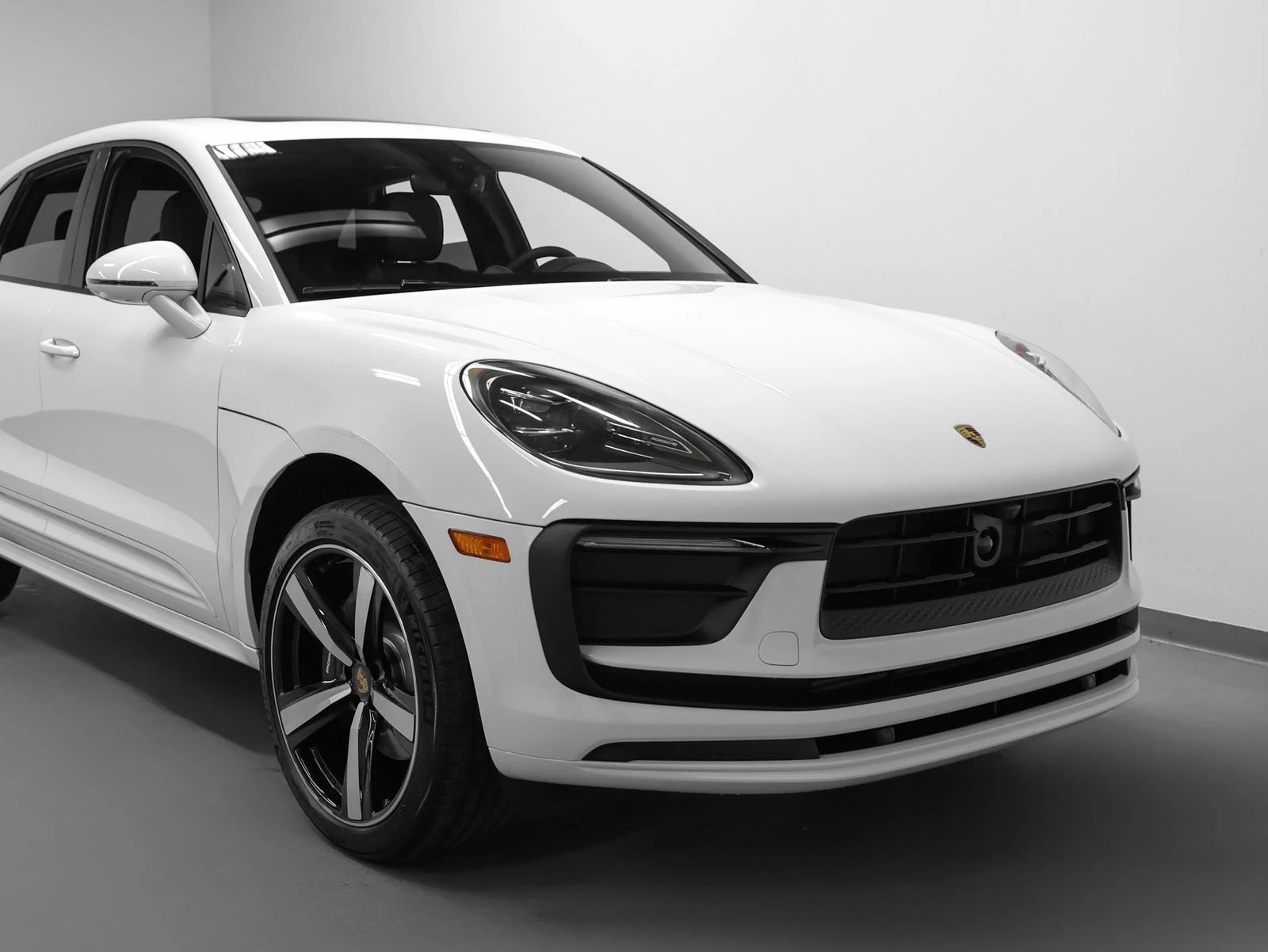 2026 Porsche Macan (95B), 8/20