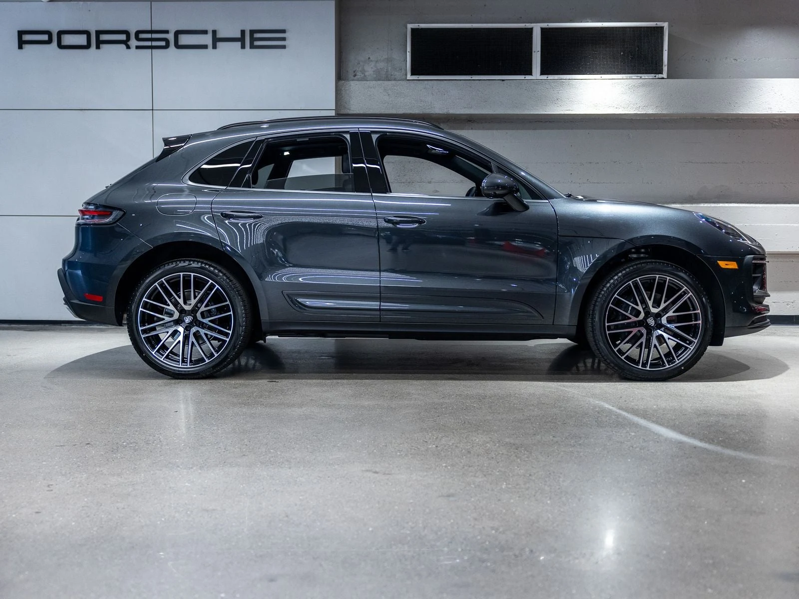 2026 Porsche Macan (95B), 9/20