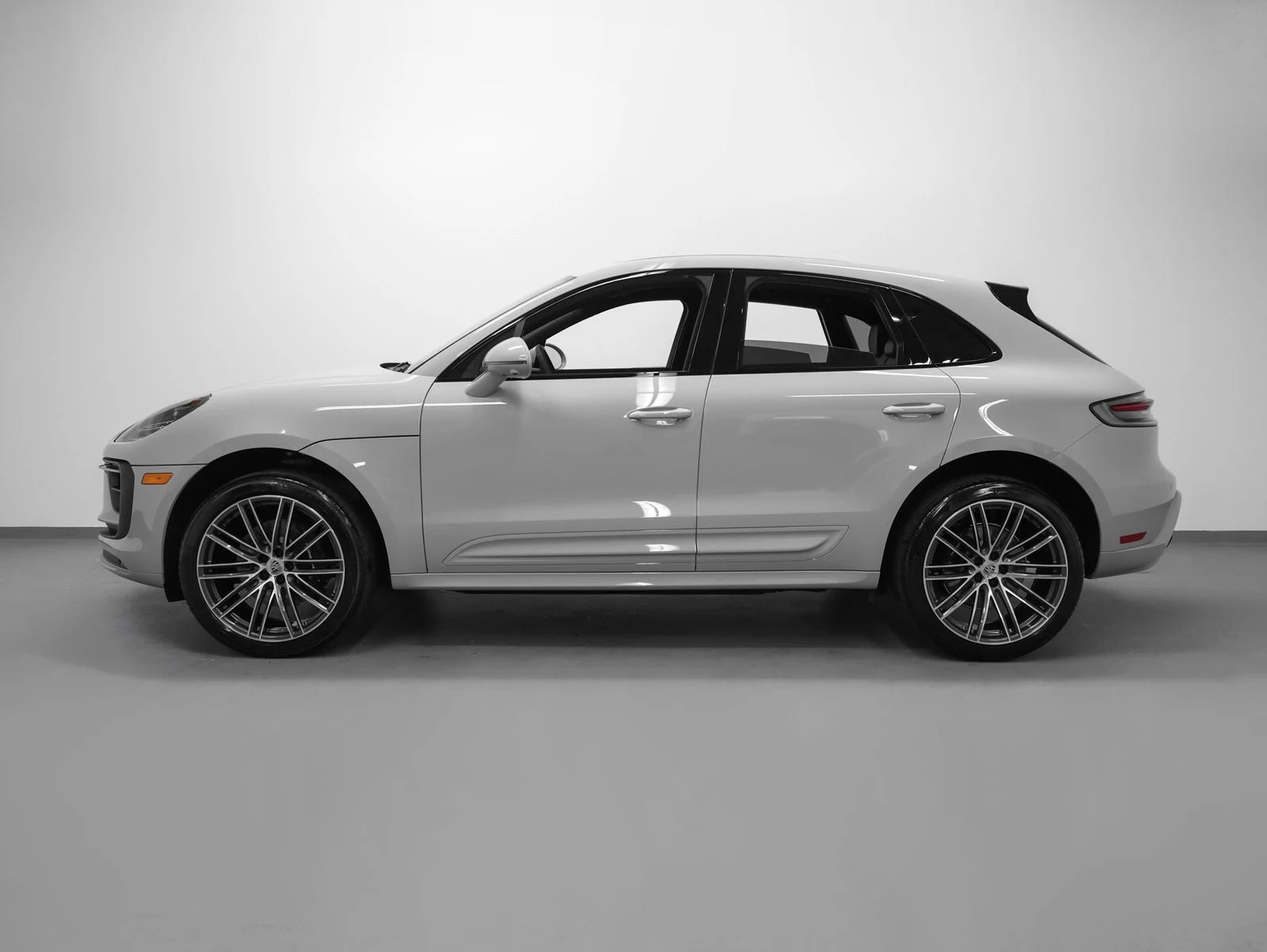 2026 Porsche Macan (95B), 2/20