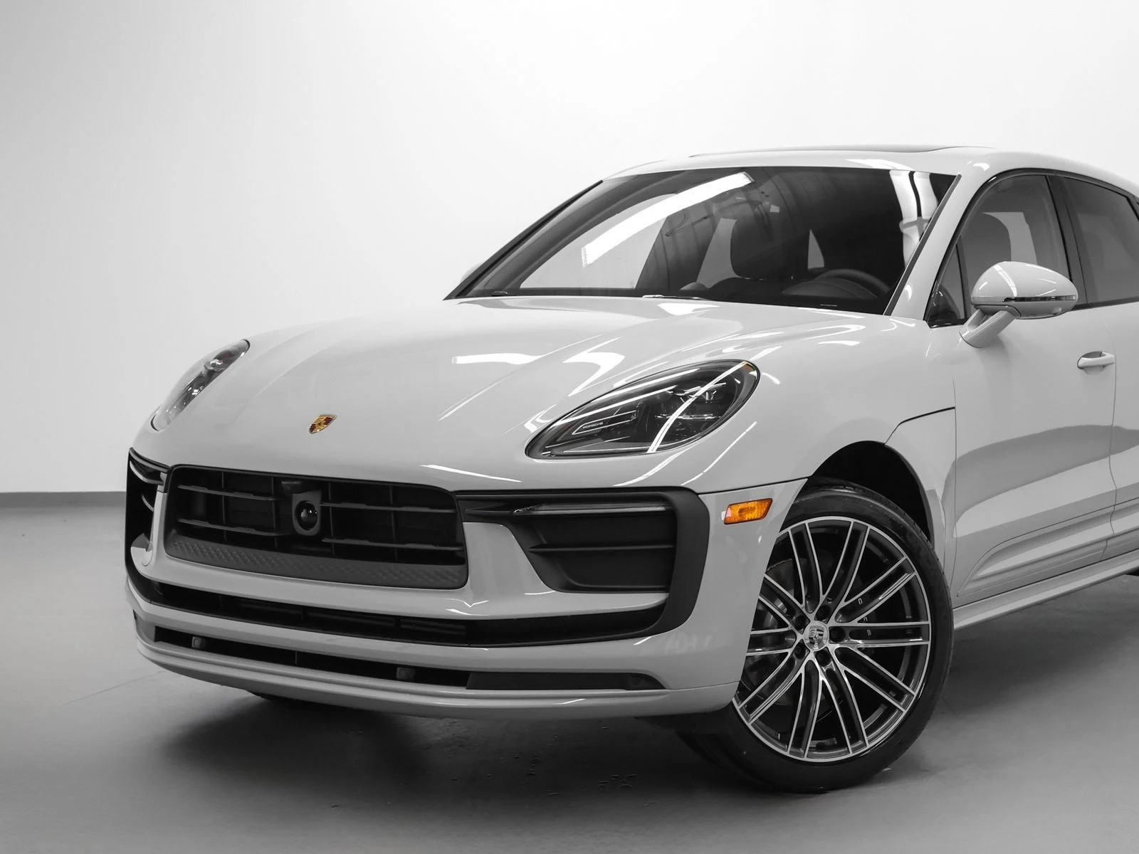2026 Porsche Macan (95B), 6/20