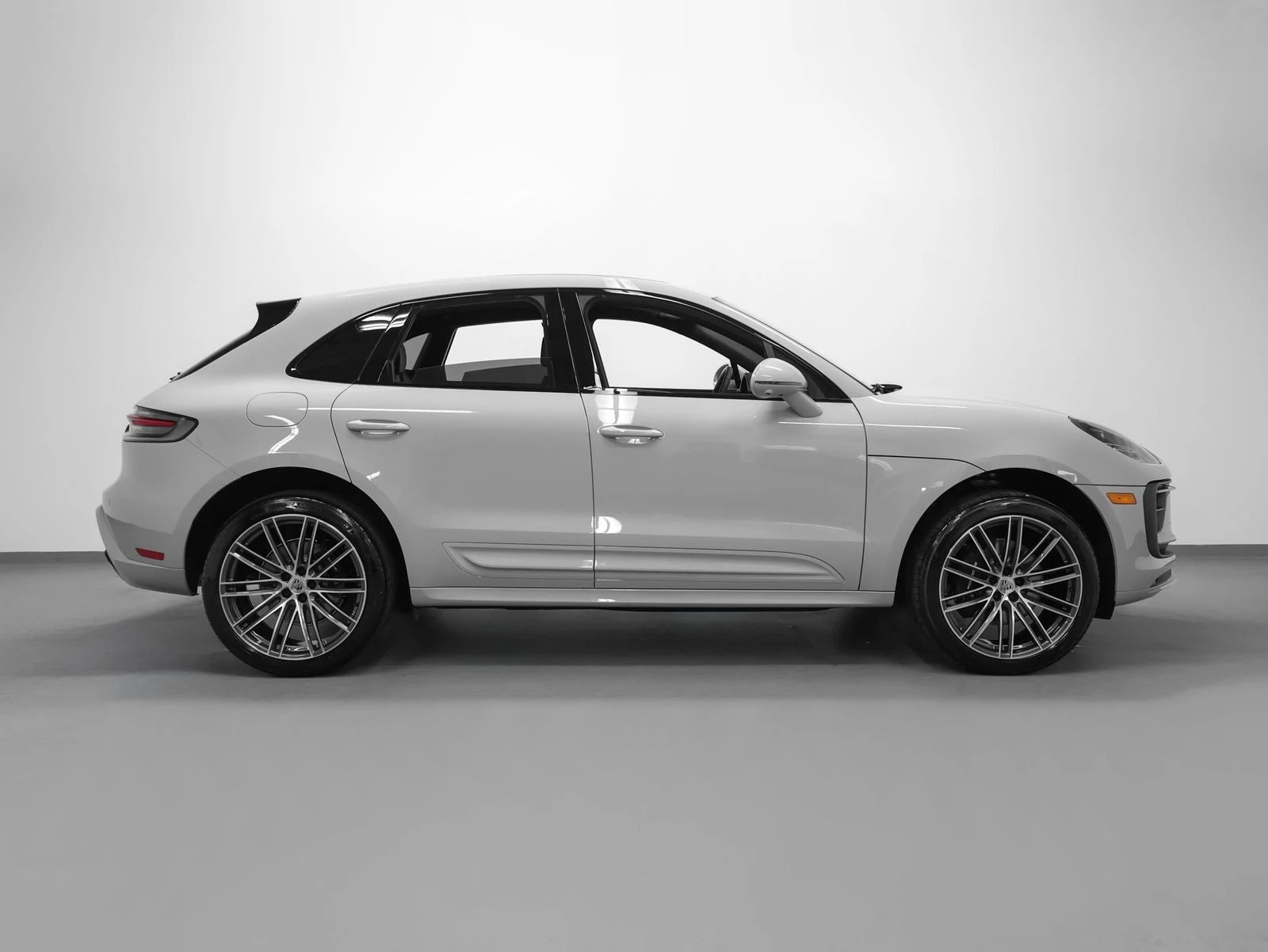 2026 Porsche Macan (95B), 12/20