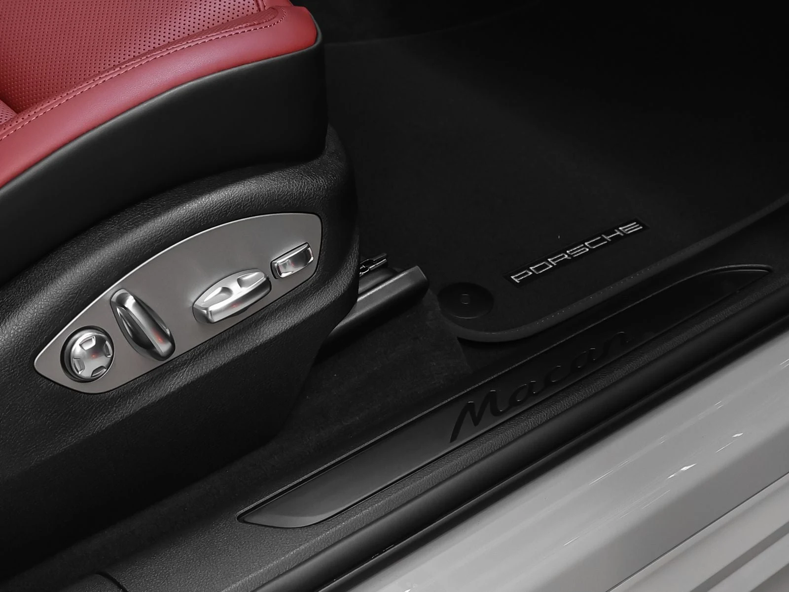 2026 Porsche Macan (95B), 18/20