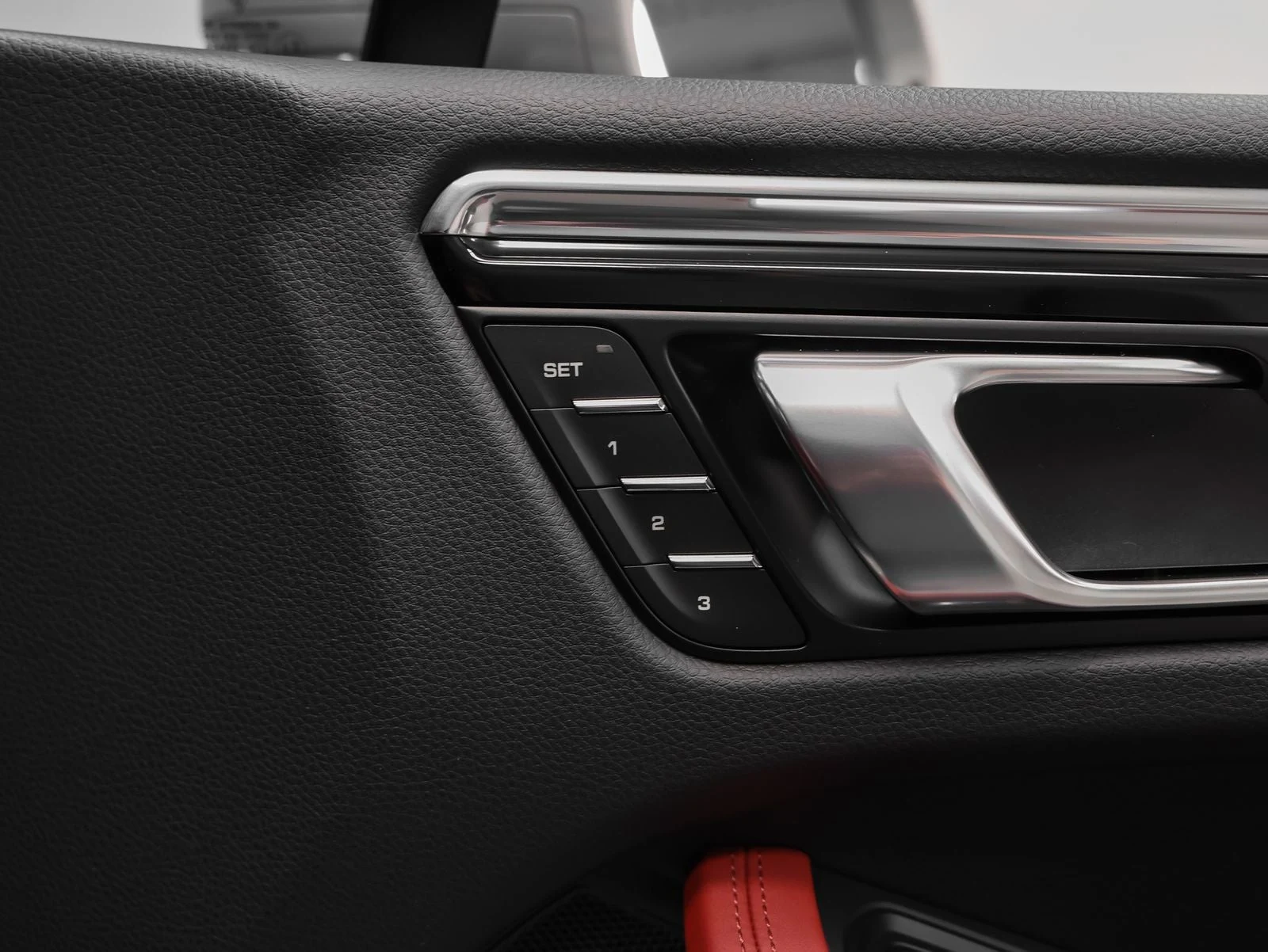2026 Porsche Macan (95B), 19/20