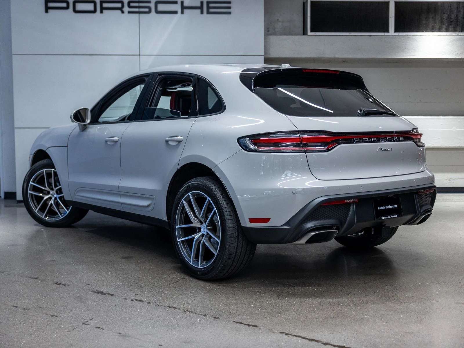 2026 Porsche Macan (95B), 3/20
