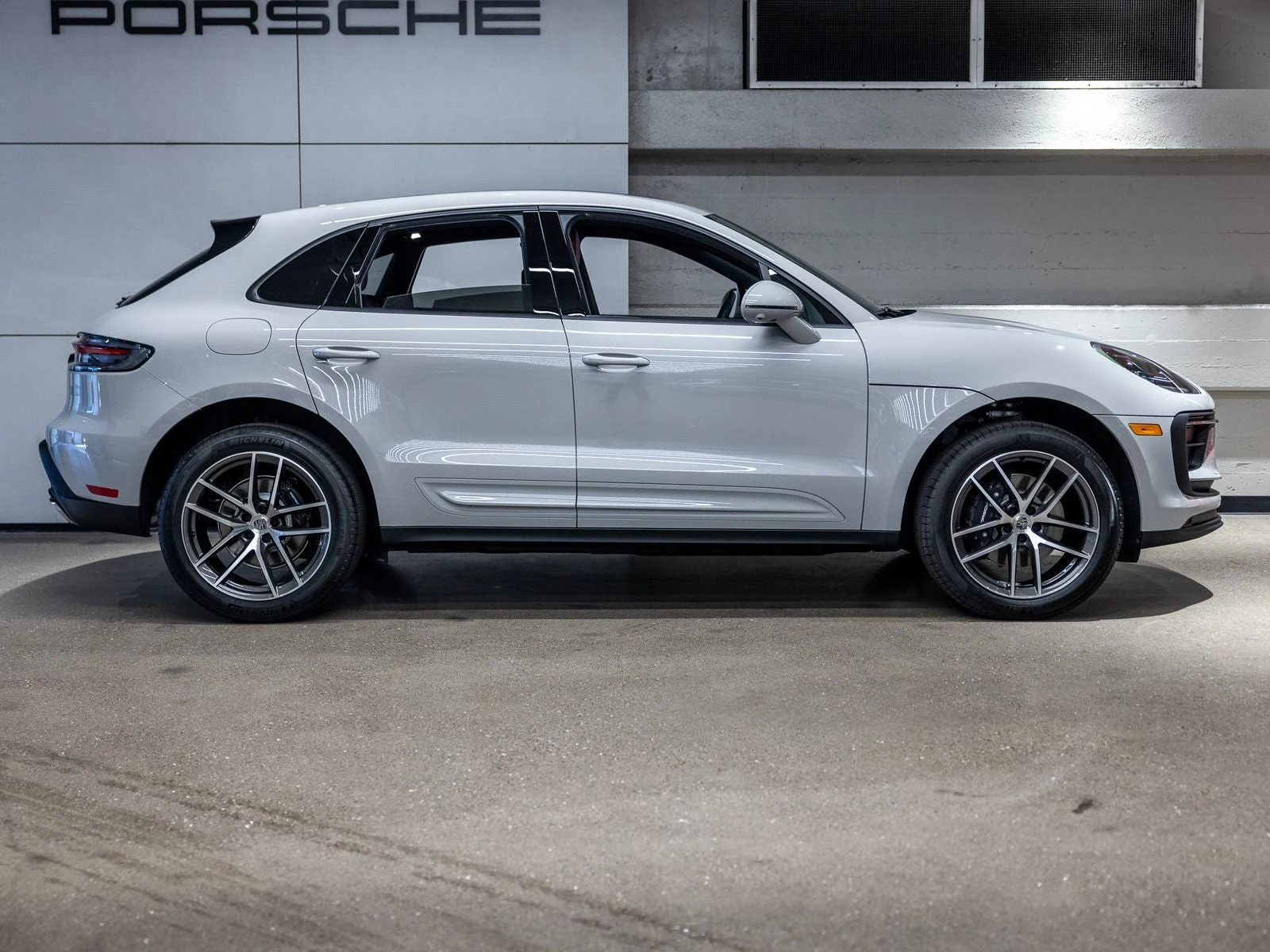 2026 Porsche Macan (95B), 9/20