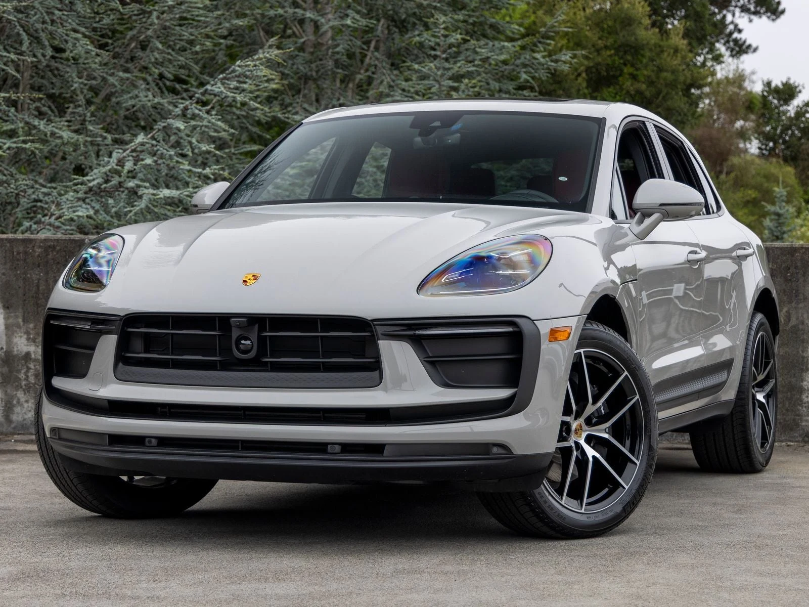 Porsche Macan (95B) · Chalk · Indigo Auto Group