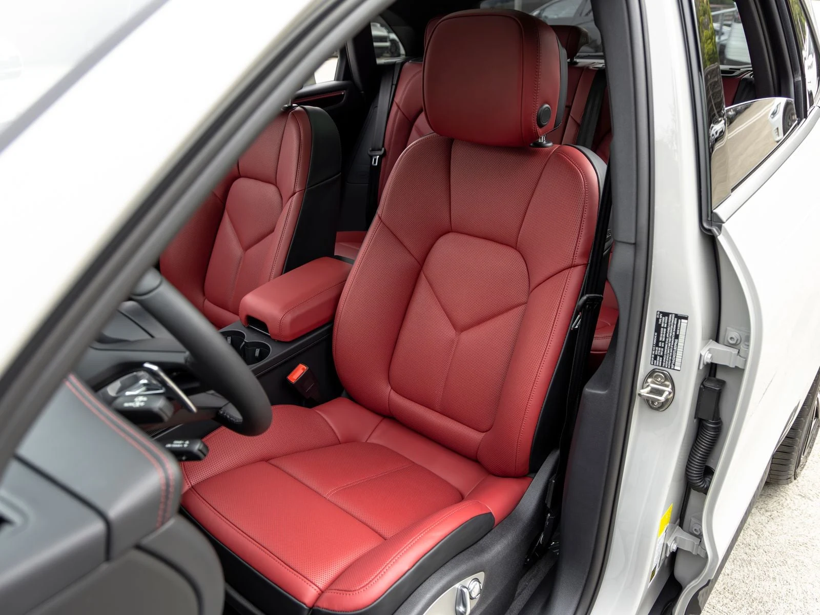 2026 Porsche Macan (95B), 5/20