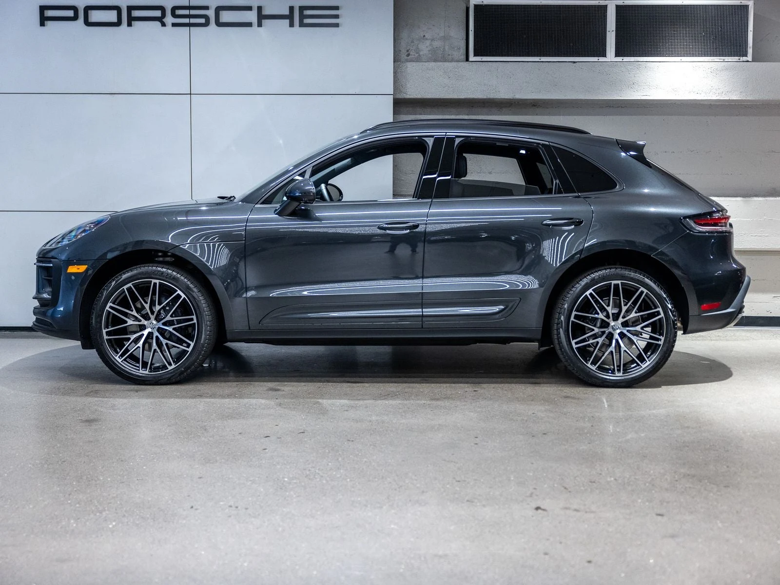 2026 Porsche Macan (95B), 2/20