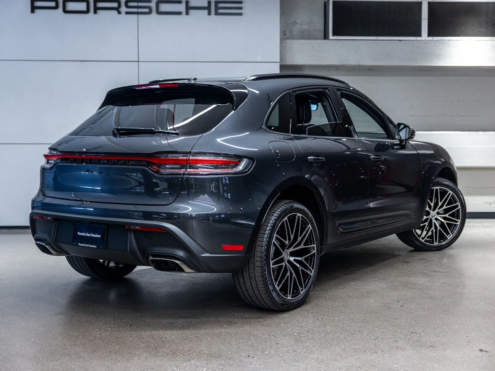 2026 Porsche Macan (95B), 8/20