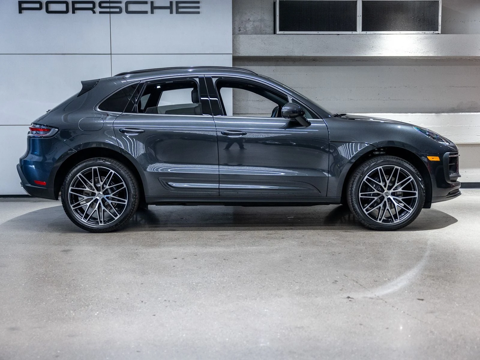 2026 Porsche Macan (95B), 9/20