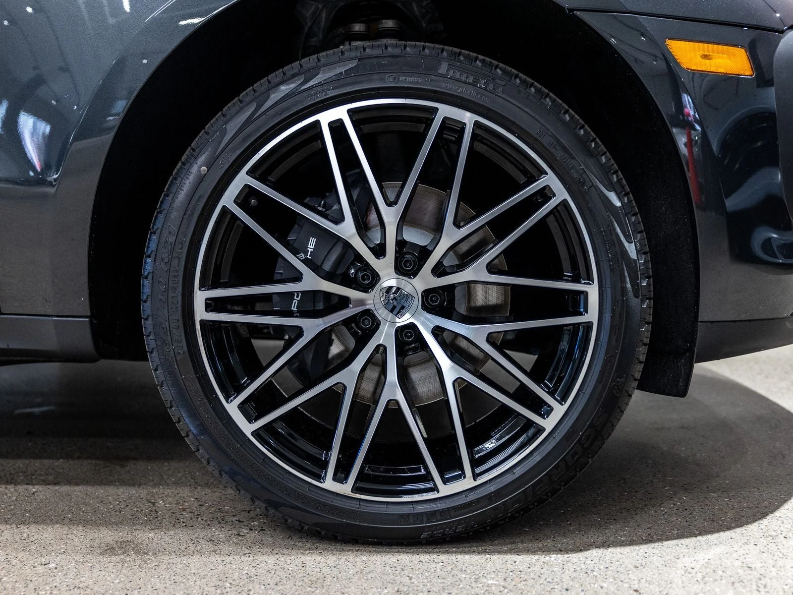 2026 Porsche Macan (95B), 20/20
