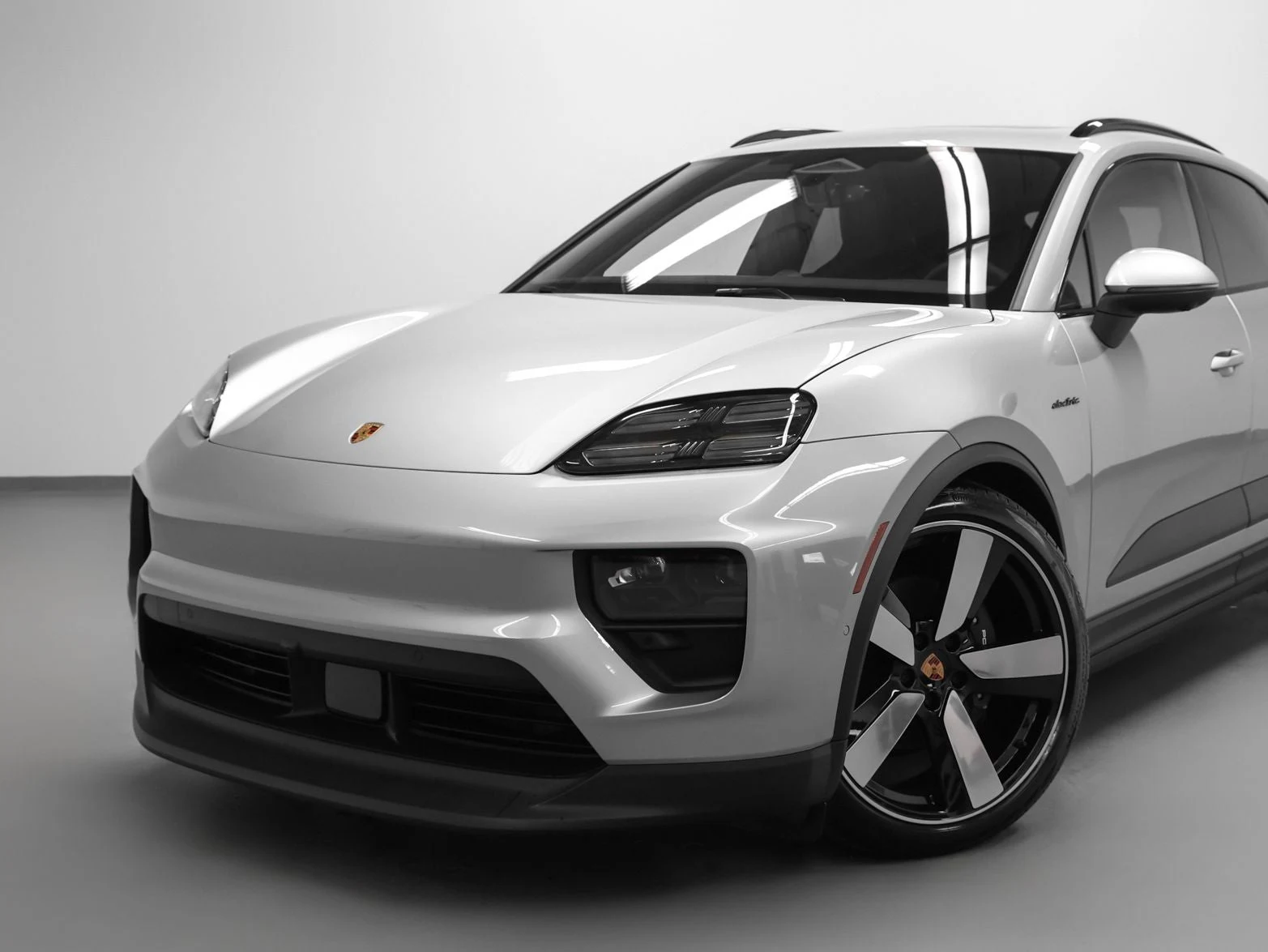 2026 Porsche Macan 4 Electric (XAB), 6/20