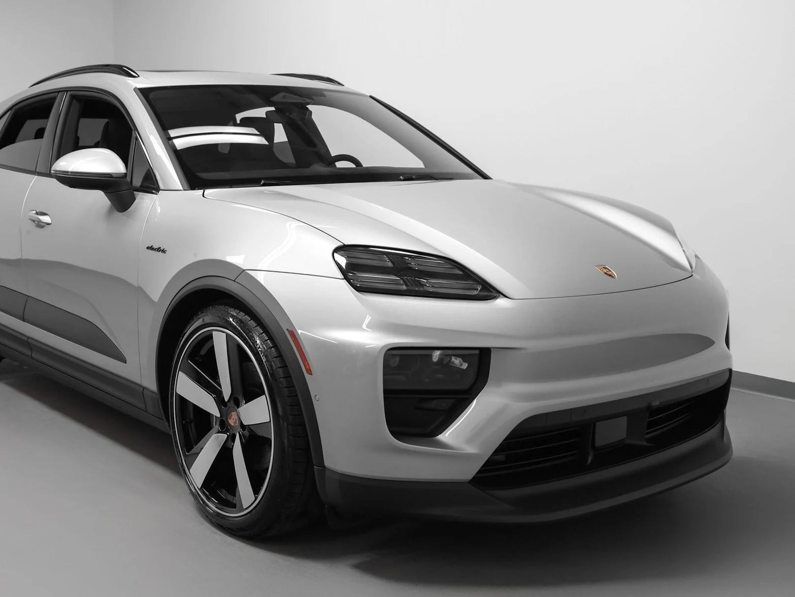 2026 Porsche Macan 4 Electric (XAB), 8/20