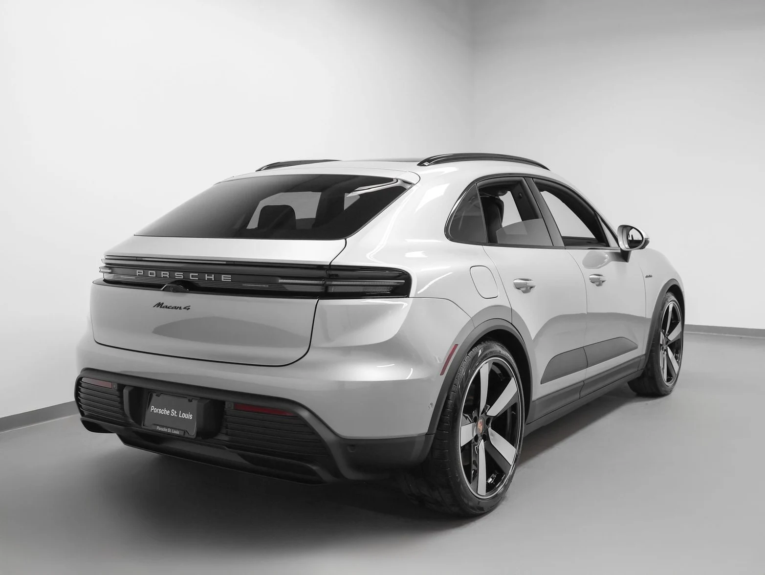 2026 Porsche Macan 4 Electric (XAB), 11/20
