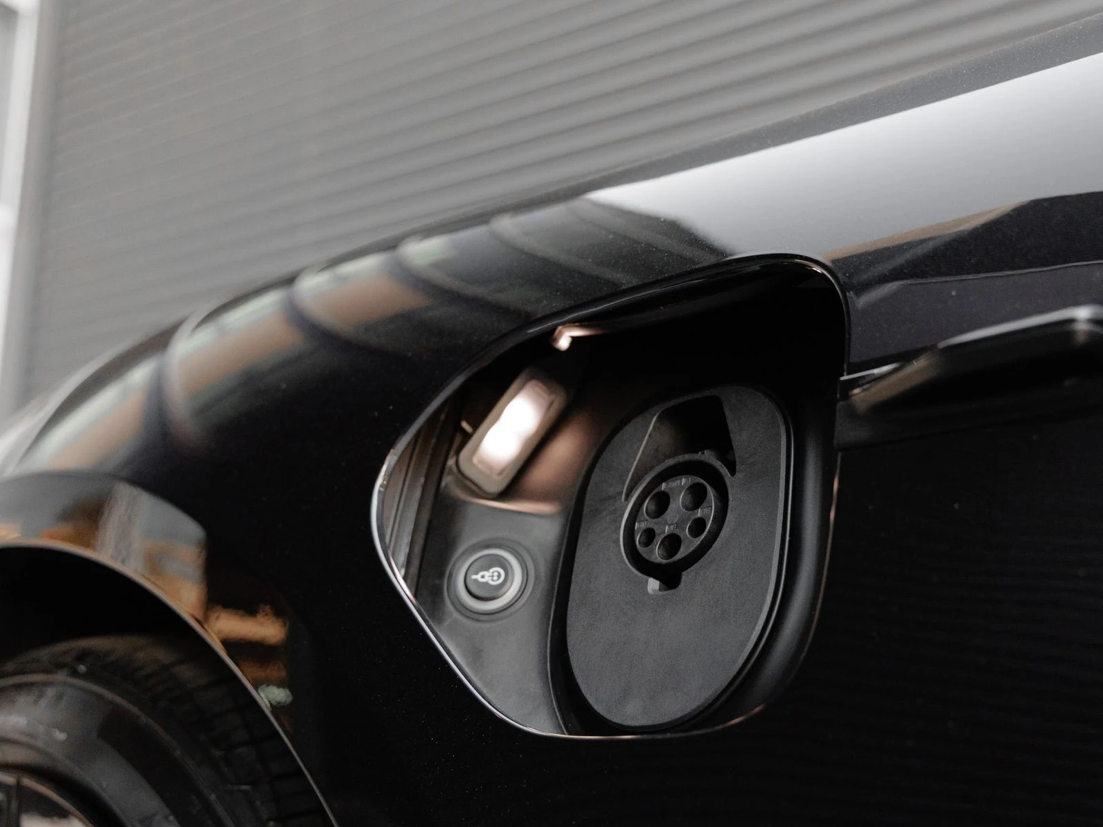 2026 Porsche Taycan GTS (2025 Update), 13/20