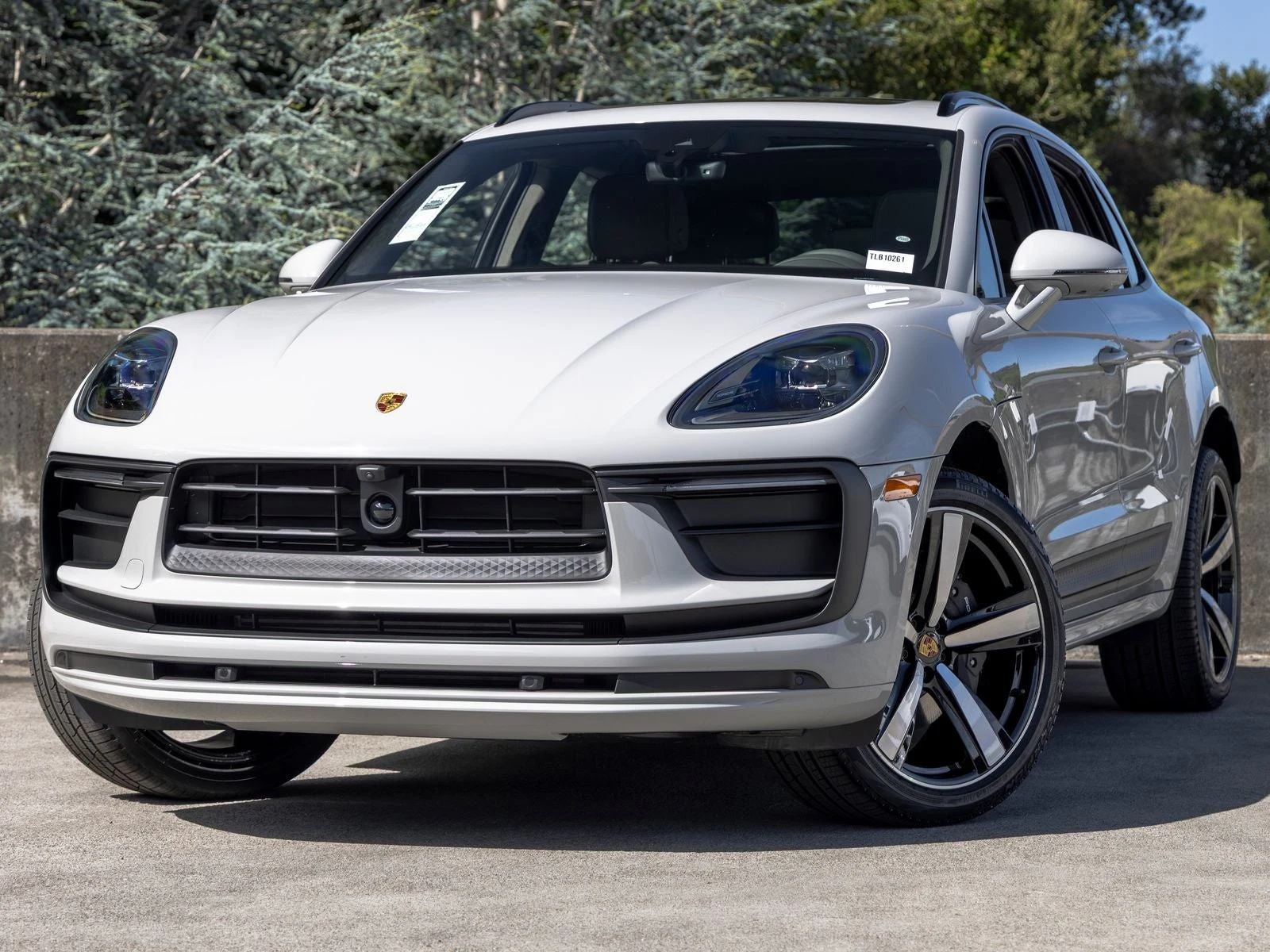 Porsche Macan (95B) · Chalk · Indigo Auto Group