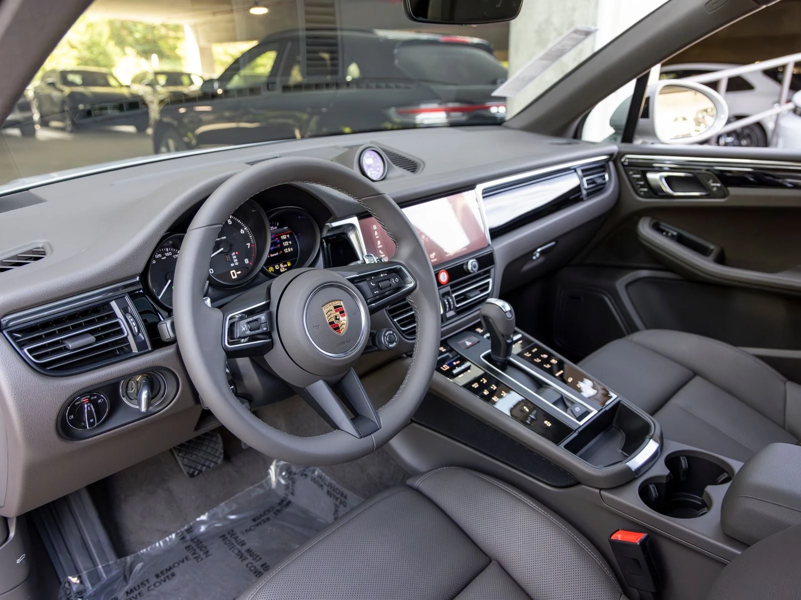 2026 Porsche Macan (95B), 4/20