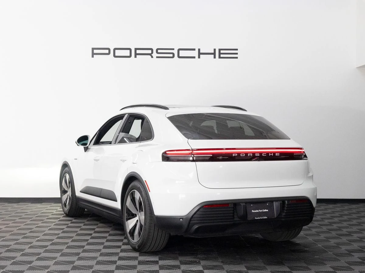 2026 Porsche Macan 4 Electric (XAB), 3/20