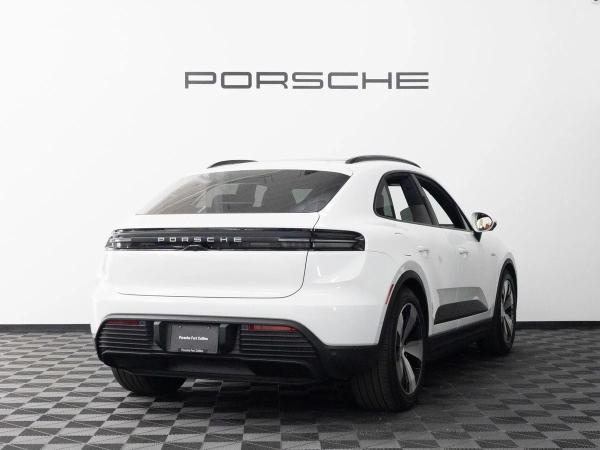 2026 Porsche Macan 4 Electric (XAB), 6/20