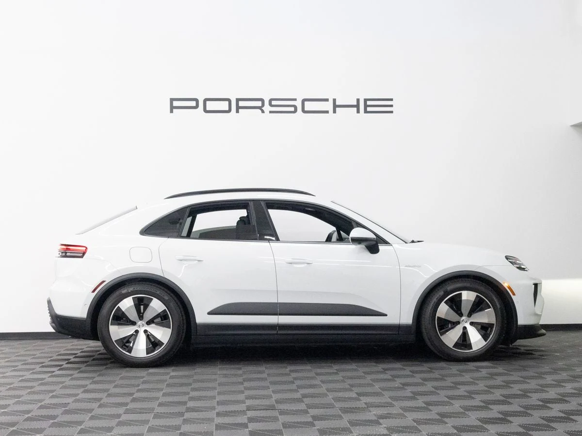 2026 Porsche Macan 4 Electric (XAB), 7/20