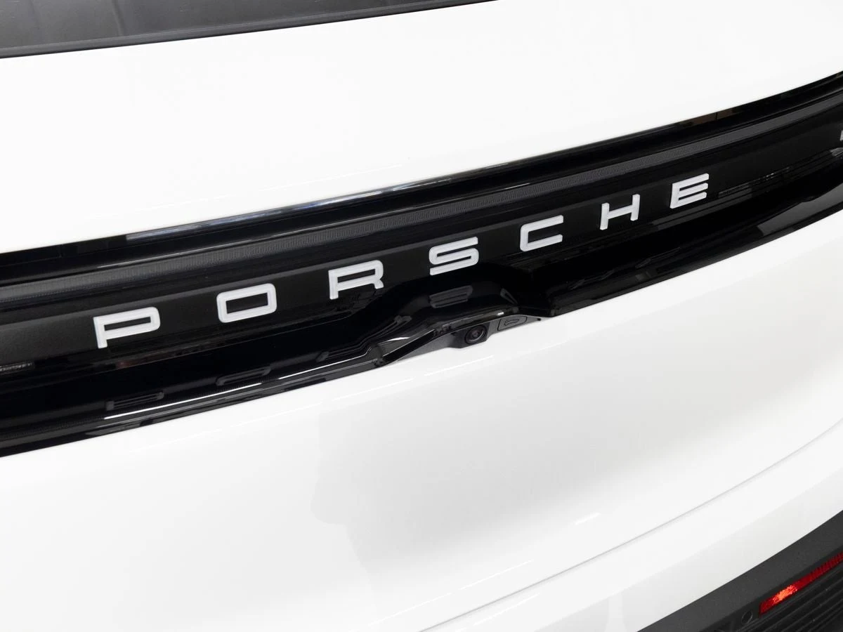 2026 Porsche Macan 4 Electric (XAB), 11/20