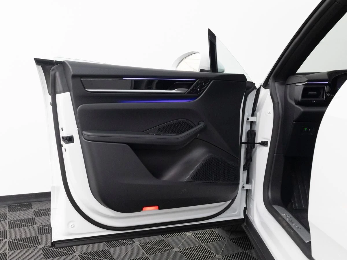 2026 Porsche Macan 4 Electric (XAB), 12/20