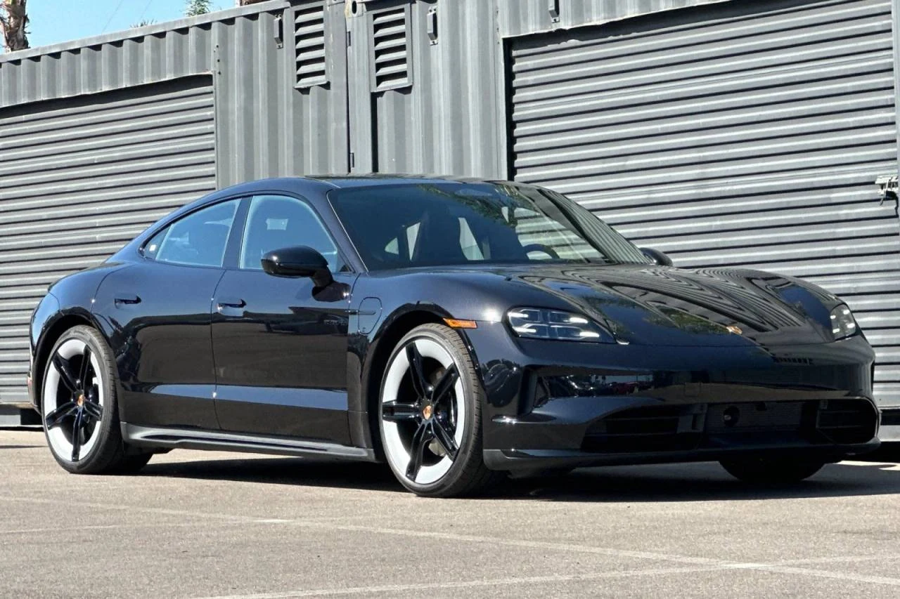 2026 Porsche Taycan 4 Black Edition (2025 Update), 10/20