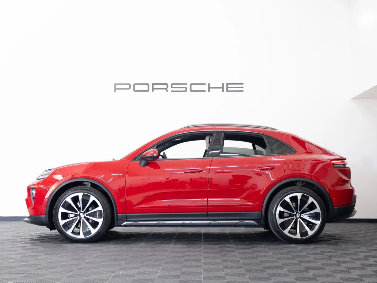 2026 Porsche Macan 4 Electric (XAB), 2/20