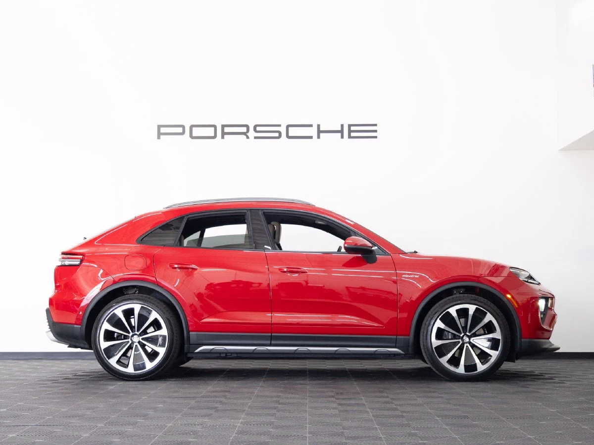2026 Porsche Macan 4 Electric (XAB), 8/20
