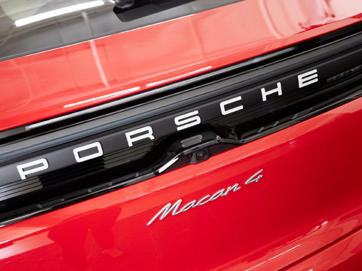 2026 Porsche Macan 4 Electric (XAB), 11/20