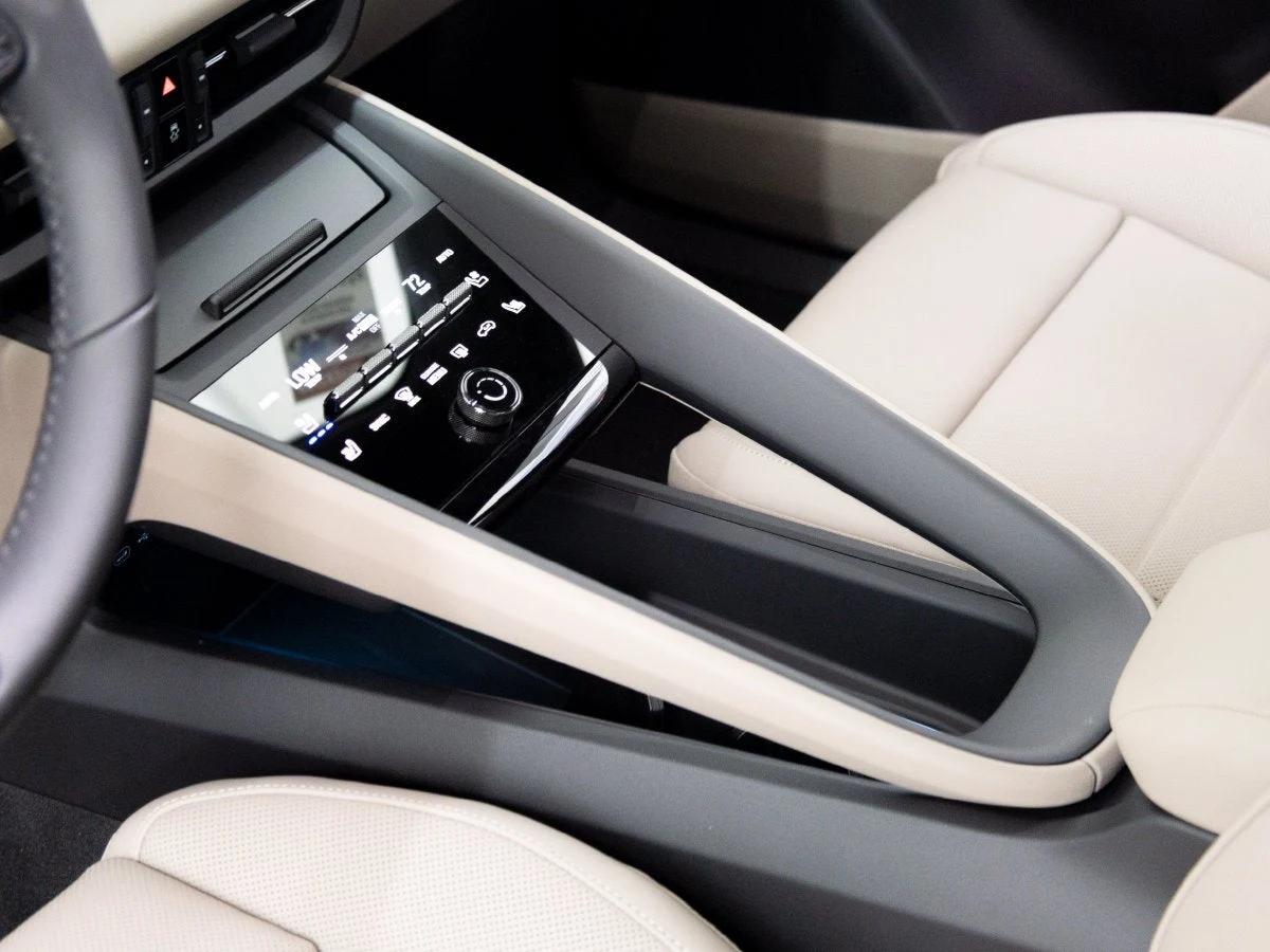 2026 Porsche Macan 4 Electric (XAB), 15/20