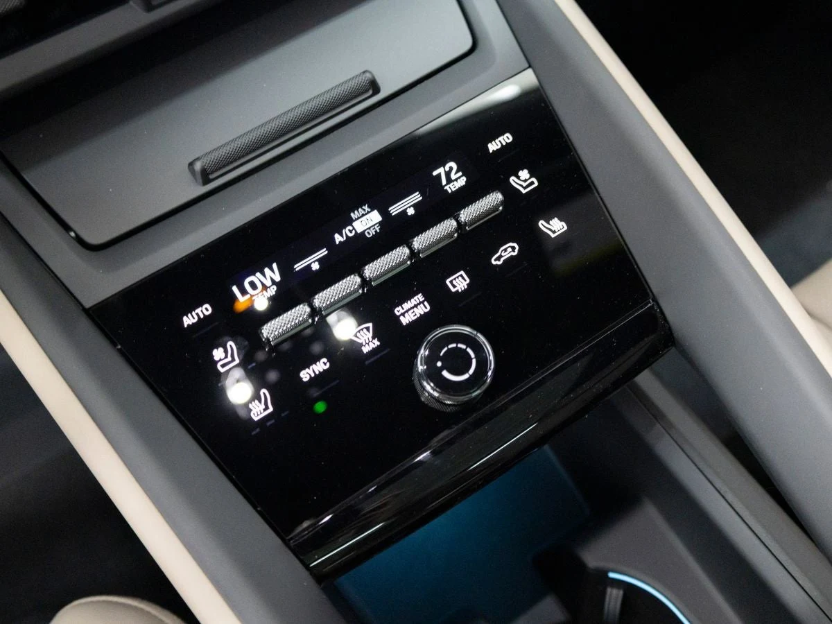 2026 Porsche Macan 4 Electric (XAB), 16/20
