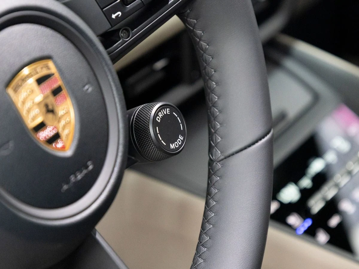 2026 Porsche Macan 4 Electric (XAB), 20/20