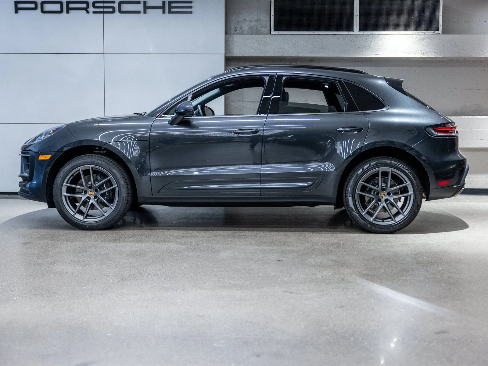2026 Porsche Macan (95B), 2/20