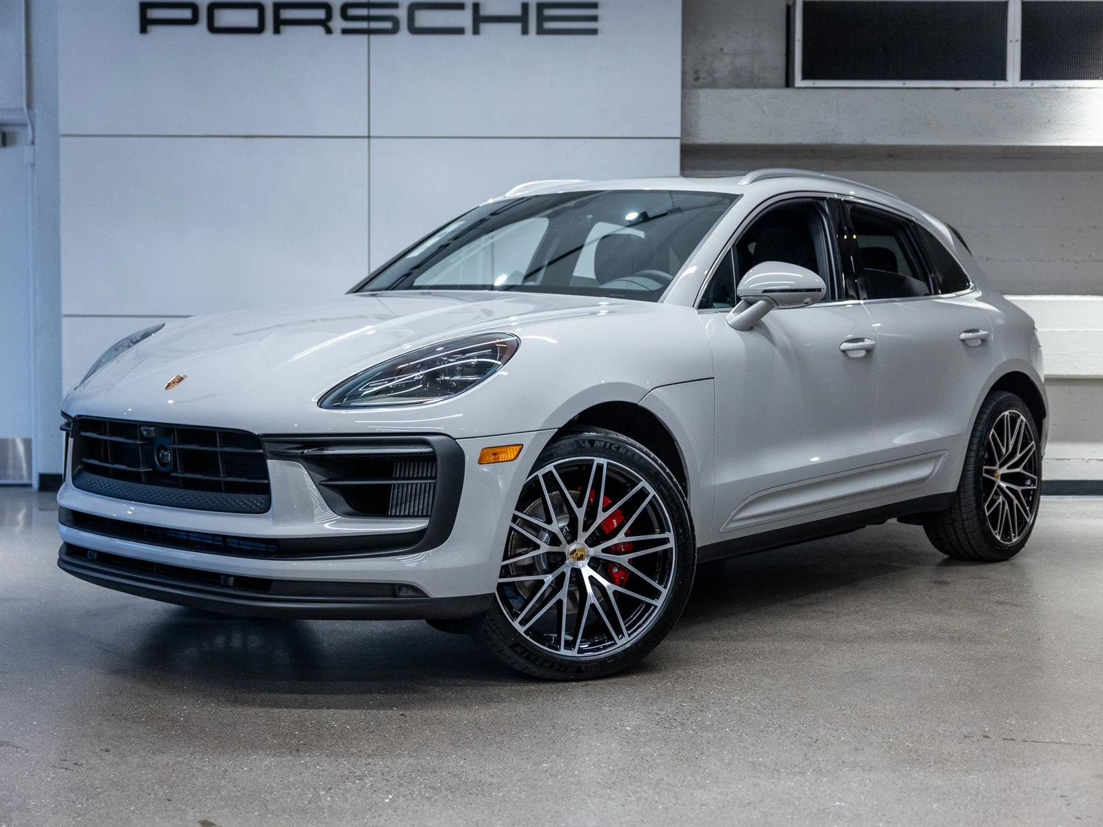 Porsche Macan S (95B) · Chalk · Indigo Auto Group