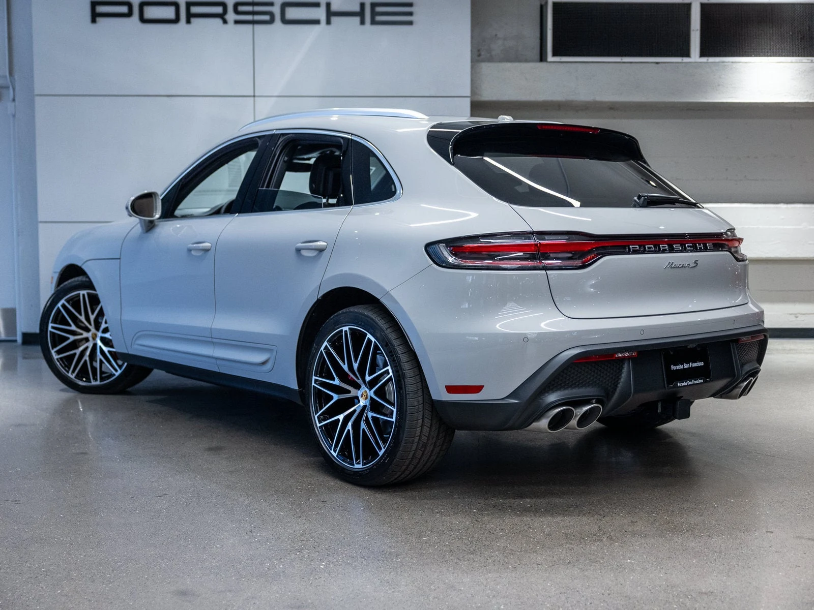 2026 Porsche Macan S (95B), 3/20