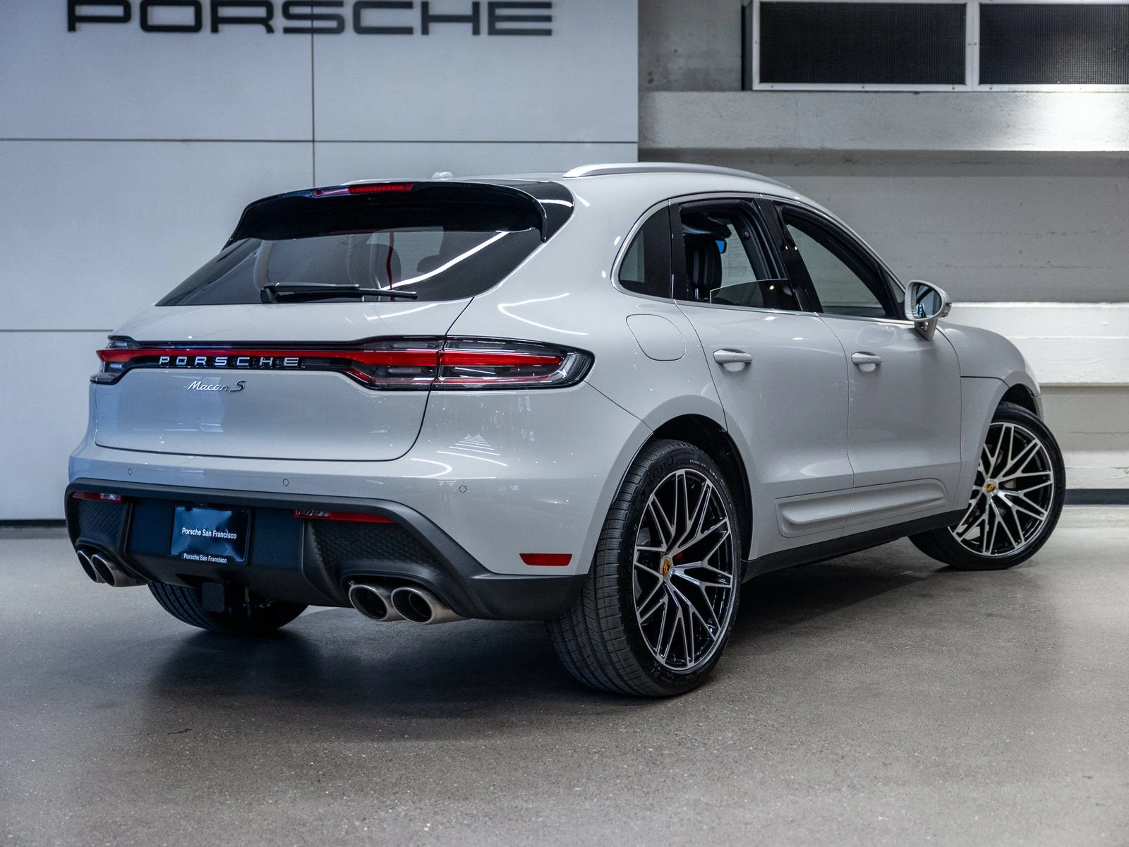2026 Porsche Macan S (95B), 8/20