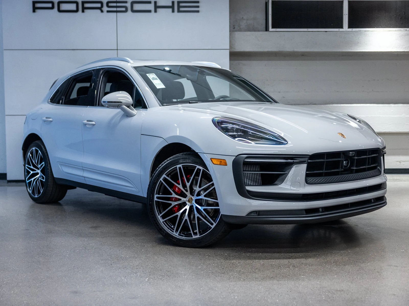 2026 Porsche Macan S (95B), 10/20
