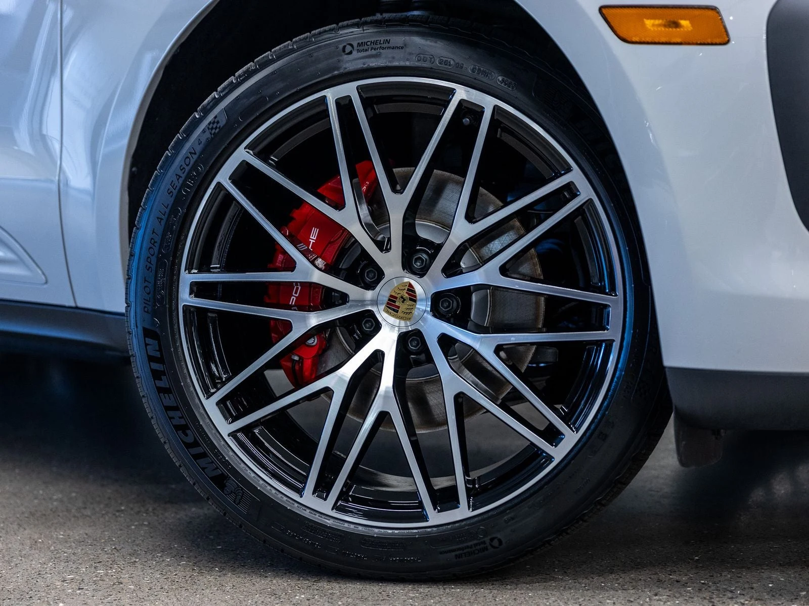 2026 Porsche Macan S (95B), 20/20