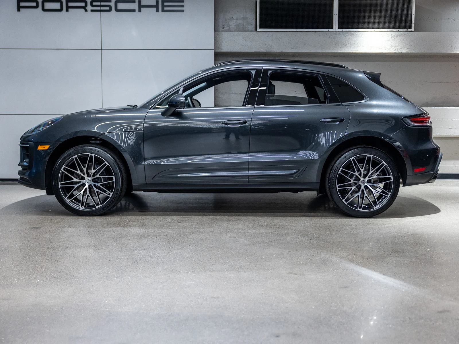 2026 Porsche Macan (95B), 2/20