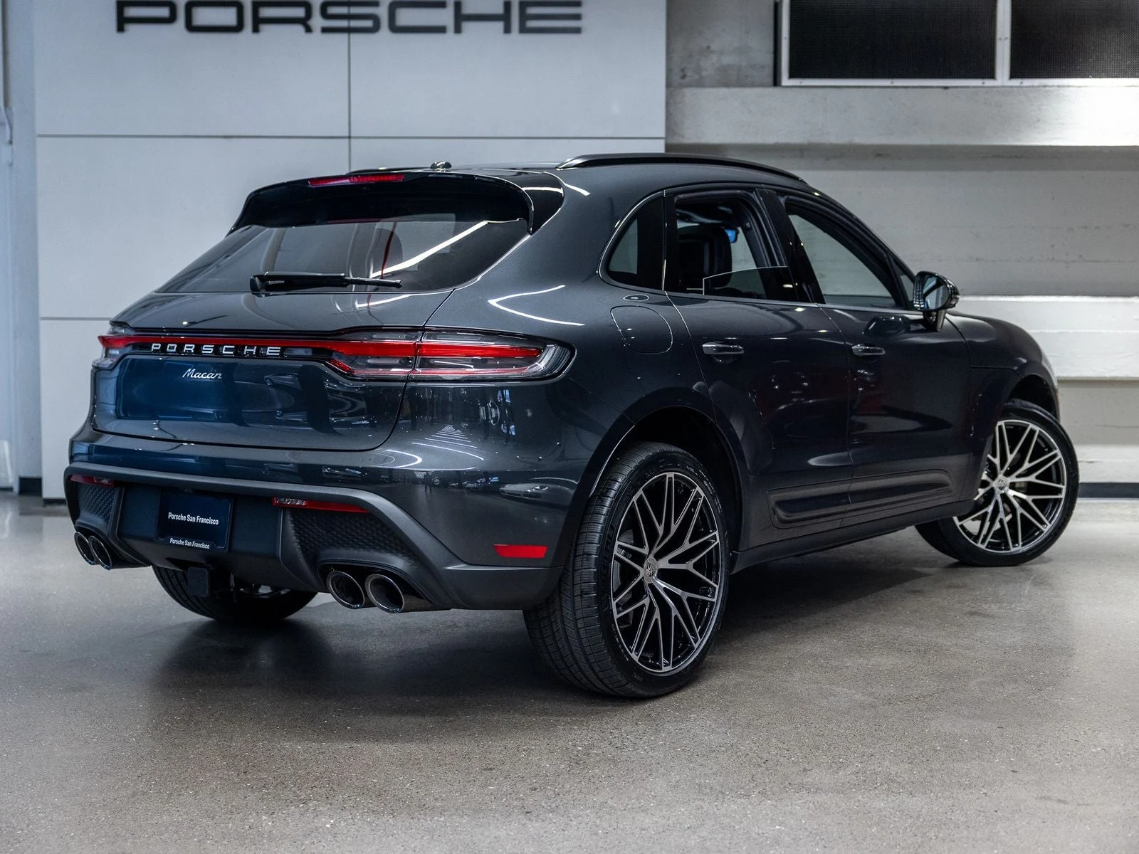 2026 Porsche Macan (95B), 8/20