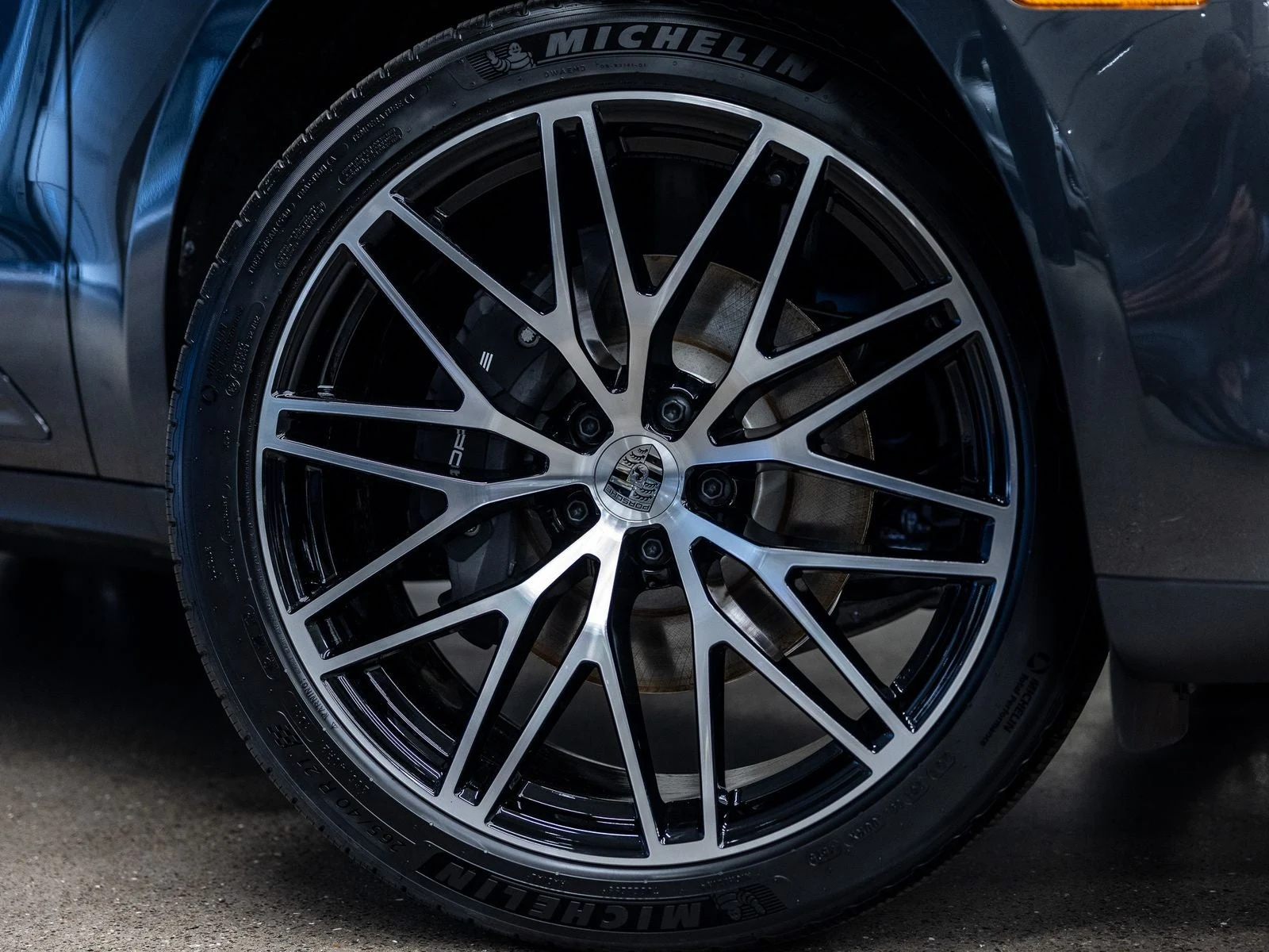 2026 Porsche Macan (95B), 19/20
