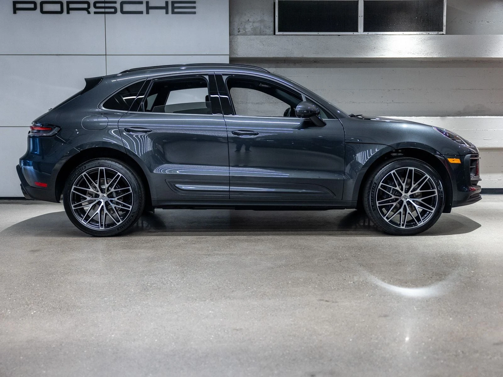 2026 Porsche Macan (95B), 20/20