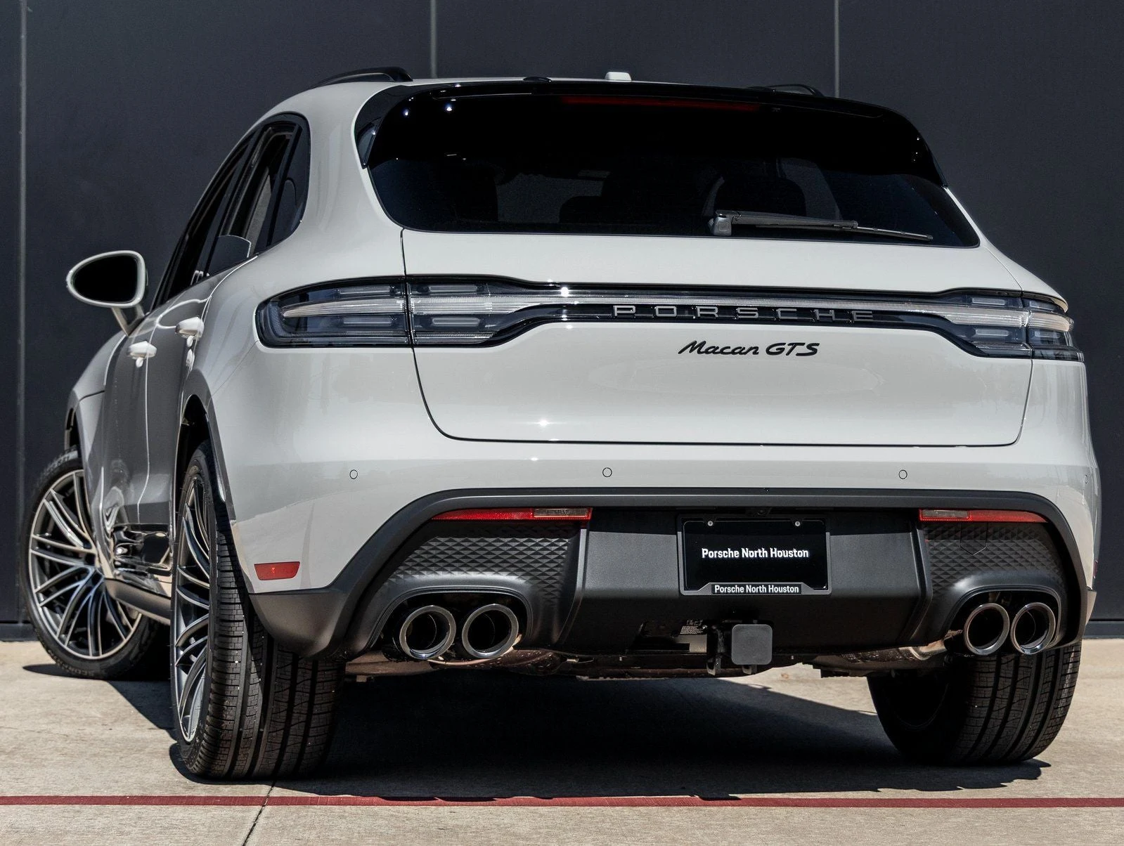 2026 Porsche Macan GTS (95B), 3/20